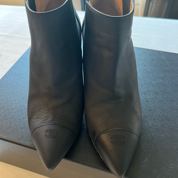 Chanel wedge heel Chelsea booties 39.5 - Picture 5 of 9